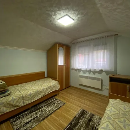 біля санаторію сонячне закарпаття *