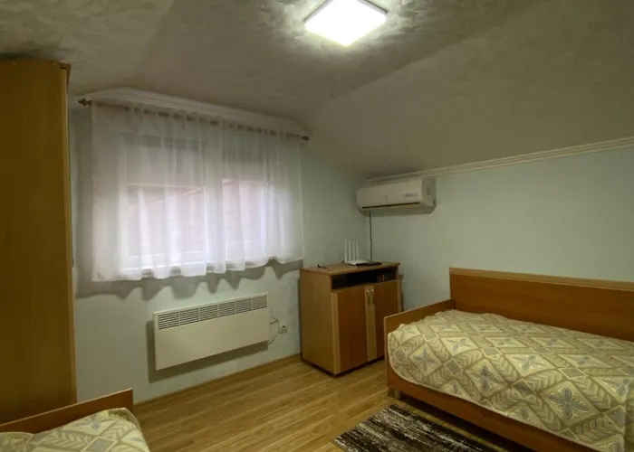 біля санаторію сонячне закарпаття 公寓 波利亚纳