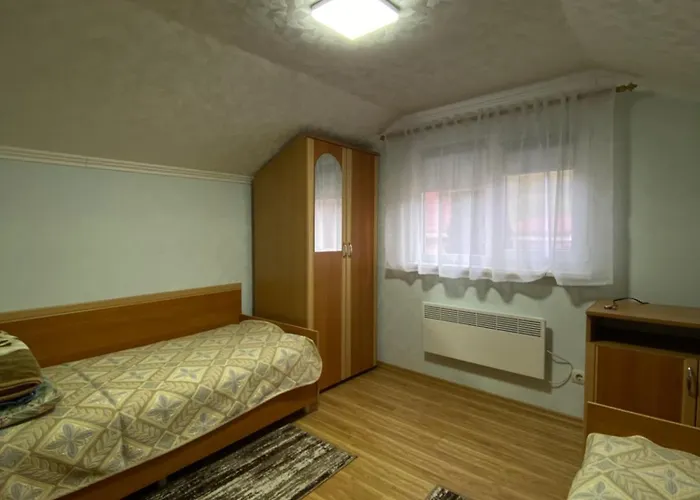 біля санаторію сонячне закарпаття *